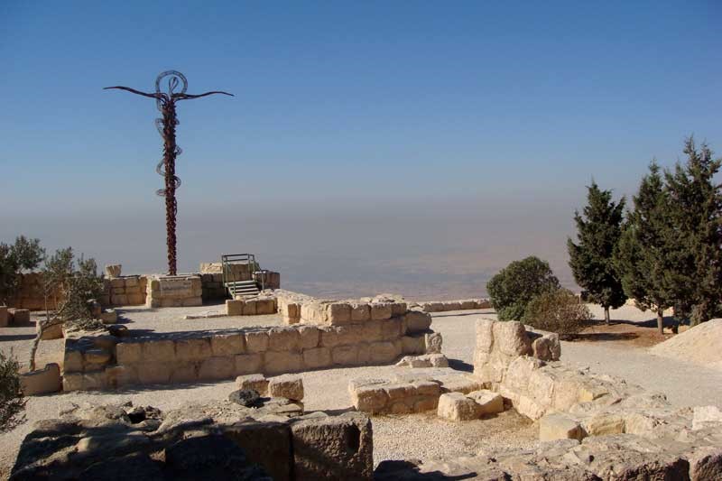 جبل_نيبو